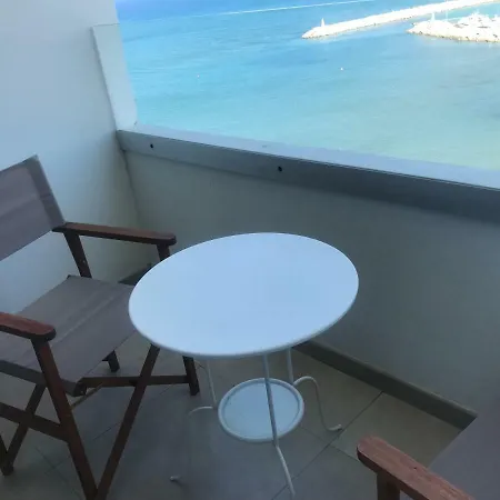 Cosy Seaview Flat *